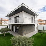 Villa - Pool, Bbq And Boule/petanque Nazaré