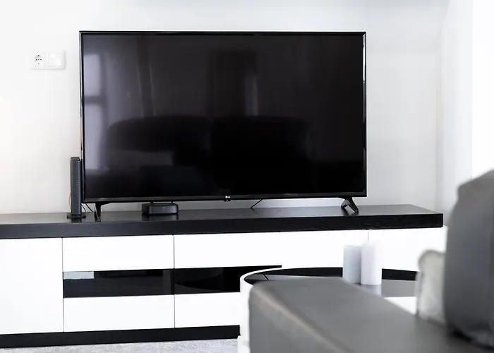 - Pool, Bbq And Boule/petanque * Nazaré