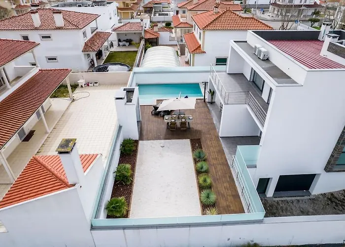 - Pool, Bbq And Boule/petanque Willa