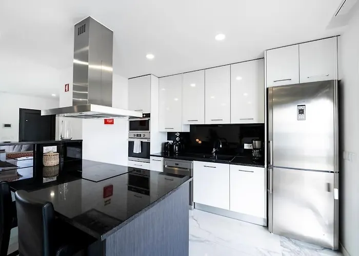 - Pool, Bbq And Boule/petanque Willa Nazaré