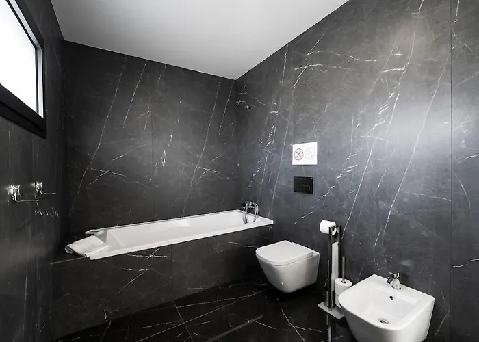 - Pool, Bbq And Boule/petanque Willa