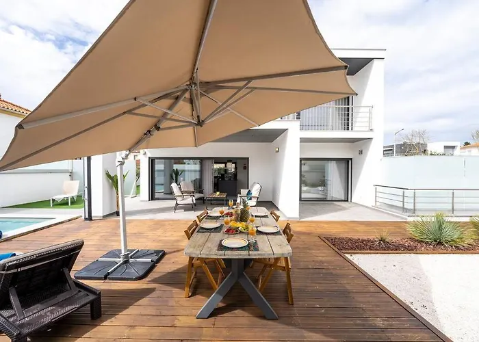 - Pool, Bbq And Boule/petanque Willa *