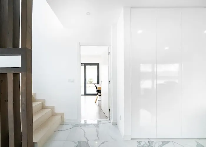 - Pool, Bbq And Boule/petanque Willa *