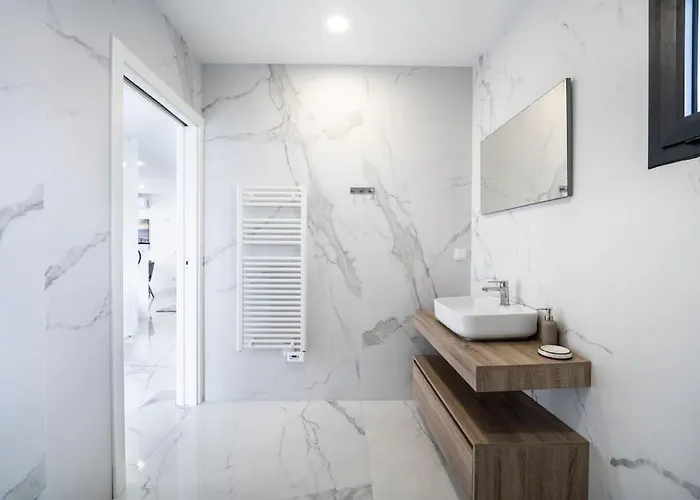 - Pool, Bbq And Boule/petanque * Nazaré