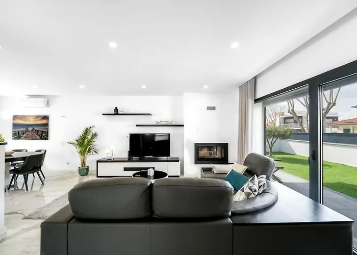 - Pool, Bbq And Boule/petanque Willa