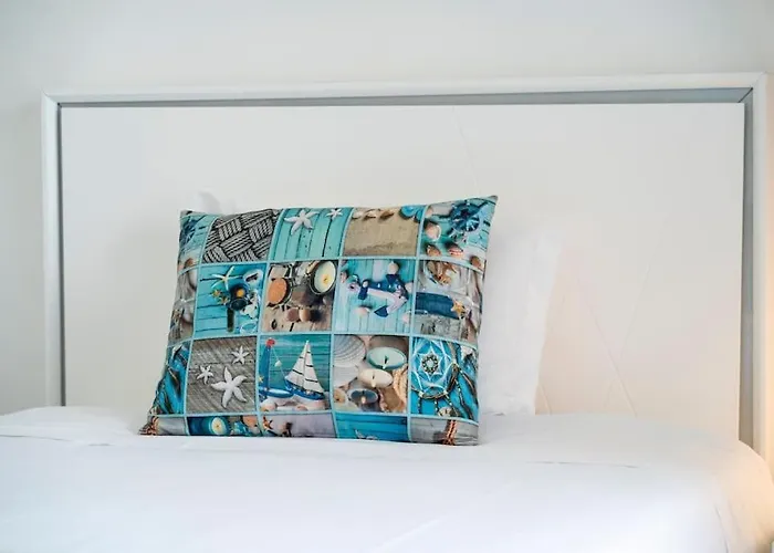 - Pool, Bbq And Boule/petanque