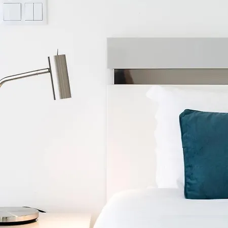 - Pool, Bbq And Boule/petanque * Назаре