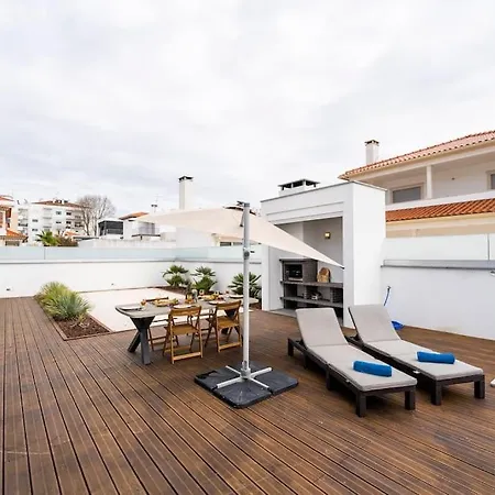 - Pool, Bbq And Boule/petanque Villa Nazaré