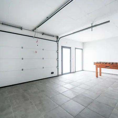 Вилла - Pool, Bbq And Boule/petanque Назаре