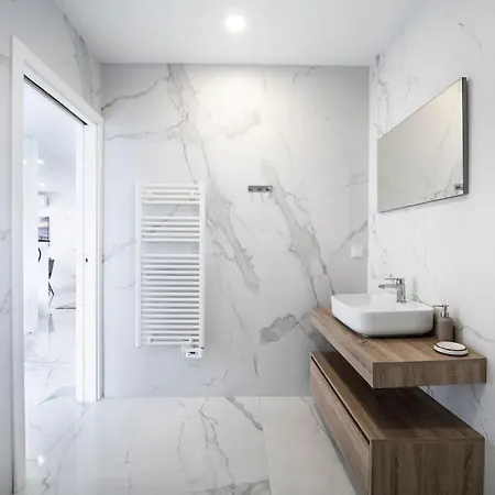 - Pool, Bbq And Boule/petanque * Назаре