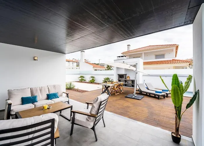 - Pool, Bbq And Boule/petanque Nazaré